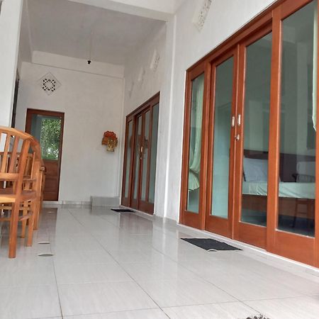 Komang Homestay Амед Экстерьер фото